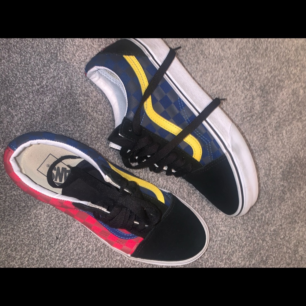Vans - Picture 5 of 7